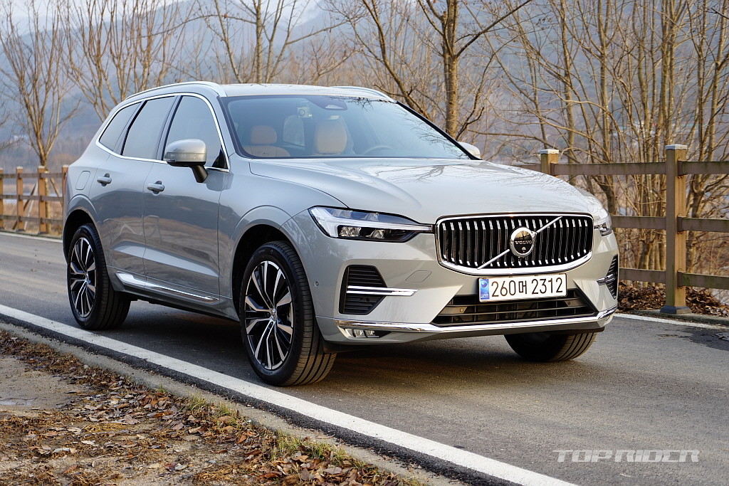 Review Volvo XC60 2024, the safest midsize family SUV Car Whiz